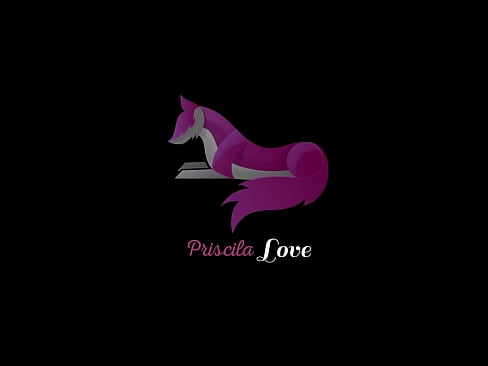 ❤️ Mes parents m'ont laissée seule avec ma sœur et j'ai versé du lait sur ses seins. ️❌ Porno at us ❤