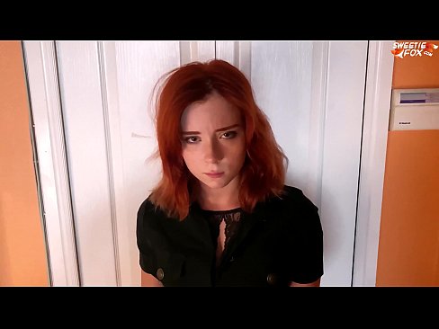 ❤️ Un agent de sécurité punit une jolie femme pour un vol à l'étalage - Cum In Mouth ️❌ Porno at us ❤